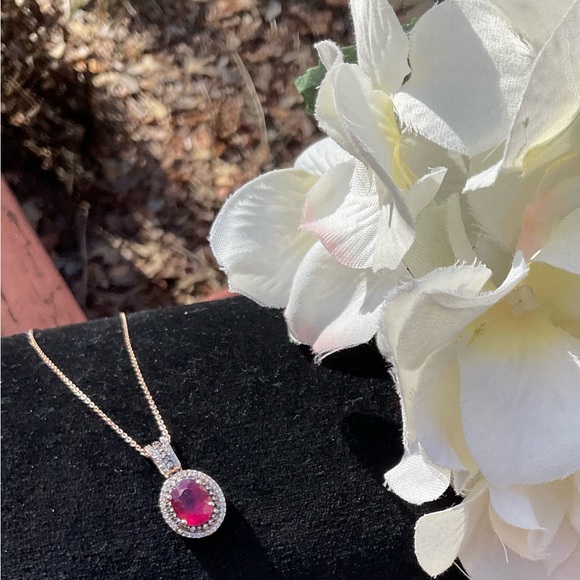 NIASSA RUBY  white and champagne zircon halo pendant - Picture 6 of 7